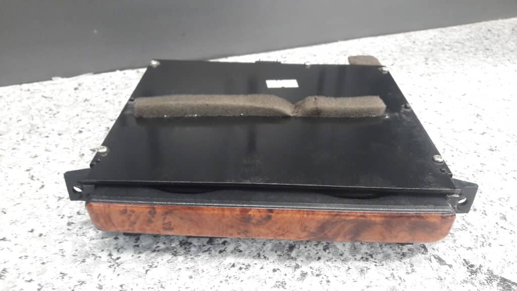 84790-29100 stojak na napoje hyundai lantra