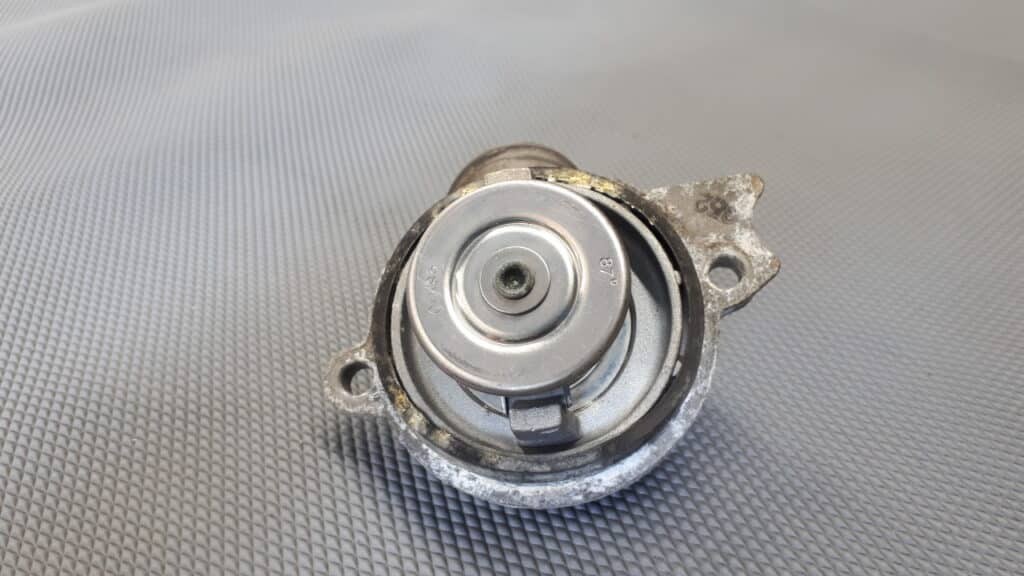 A1122030275 Obudowa termostatu mercedes w210 w220