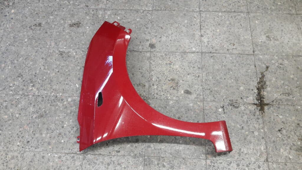 blotnik prawy hyundai I10 II czerwony