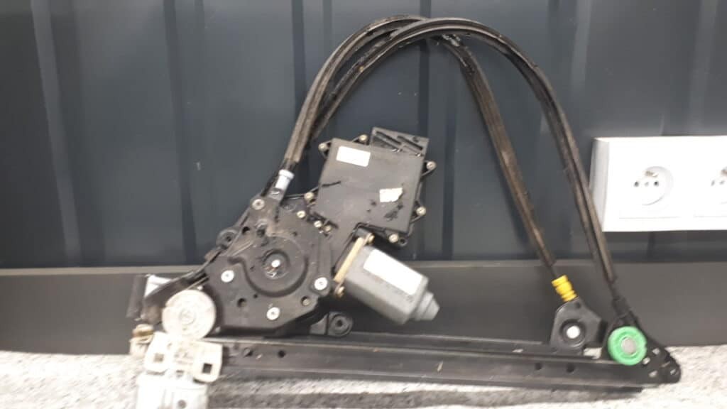 7m3959811 Mechanizm szyby lewy tyl ford Galaxy mk1