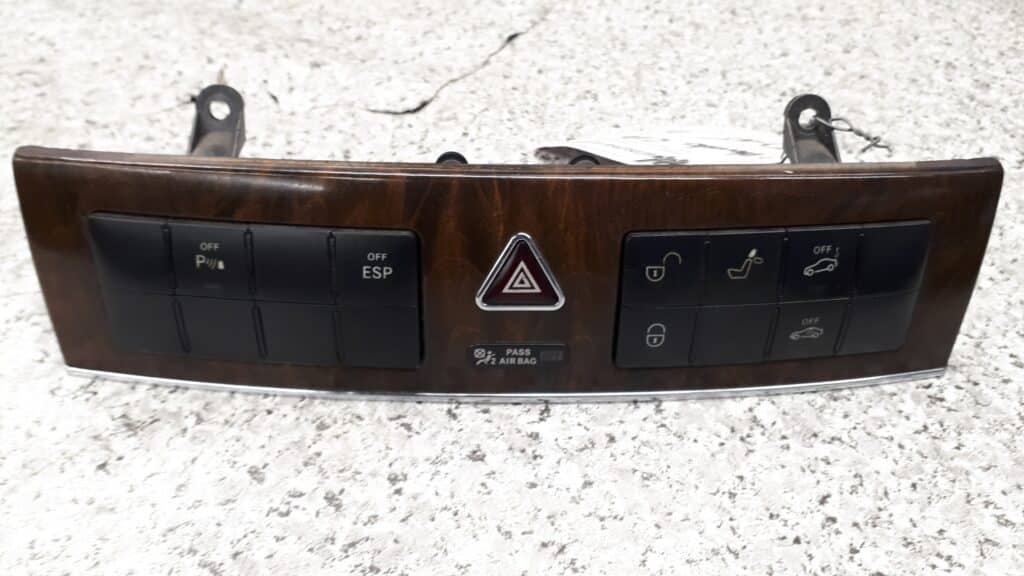 2038706410 panel przełaczników mercedes C180