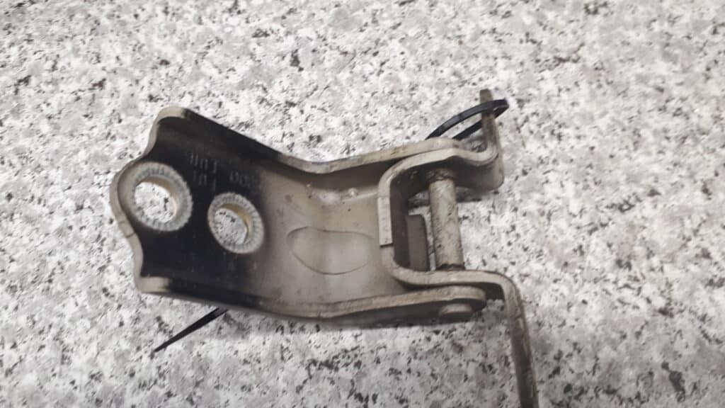zawias drzwi lewy przod gorny chevrolet spark