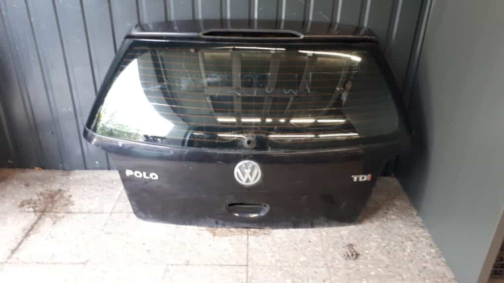 Klapa bagażnika tył VW Polo 9N czarna