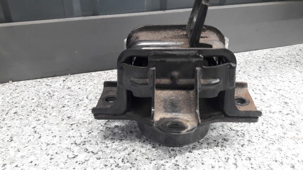 94174520 poduszka silnika opel karl 1.0