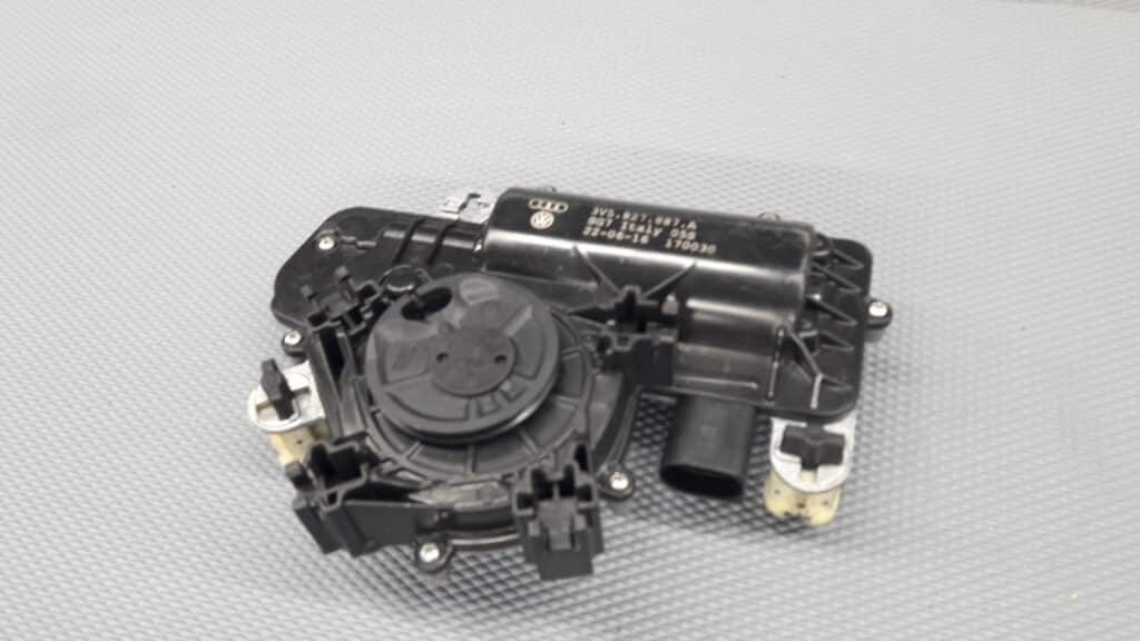 3V5827887A dociag zamka klapy AUDI A4 S4 B8 8W