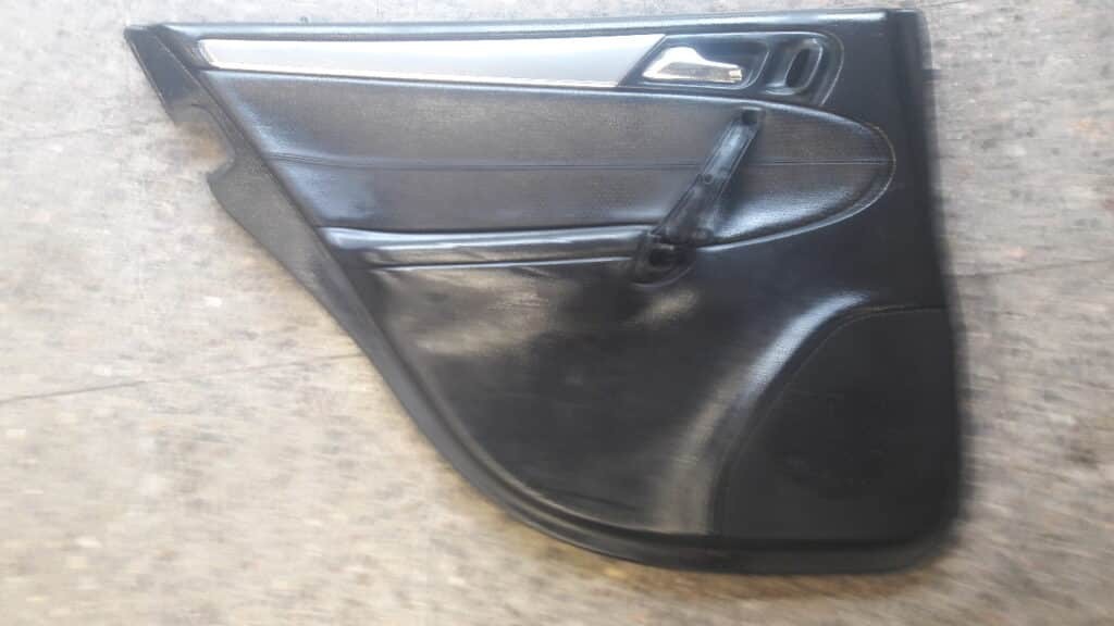 A2037307762 boczek drzwi lewy tyl mercedes w203