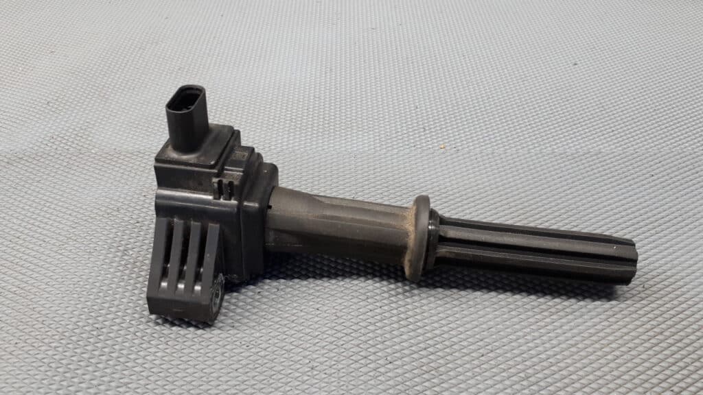 12647553DA Cewka zaplonowa opel karl 1.0