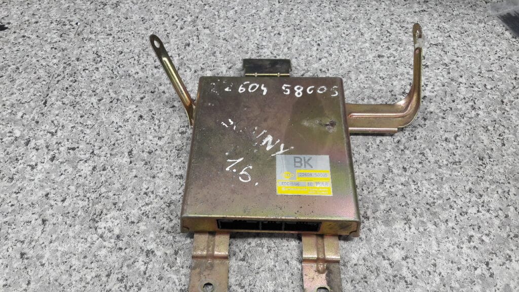 2260458C05 komputer nissan sunny n14