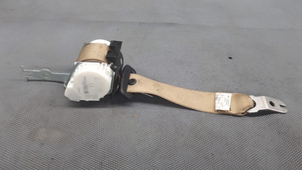 33040529 pas prawy tyl bmw e60