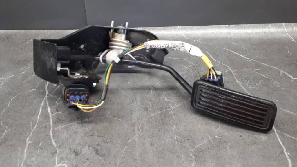 82223-05060 potencjometr pedał  gazu Toyota Avensis T25 2.0