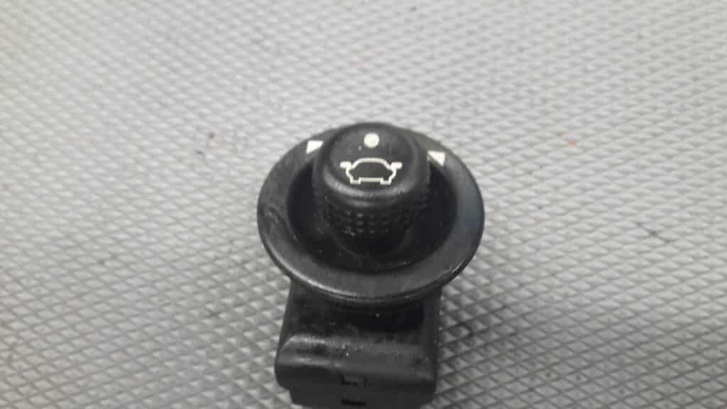93BG178676BB regulacja lusterek ford fiesta VII