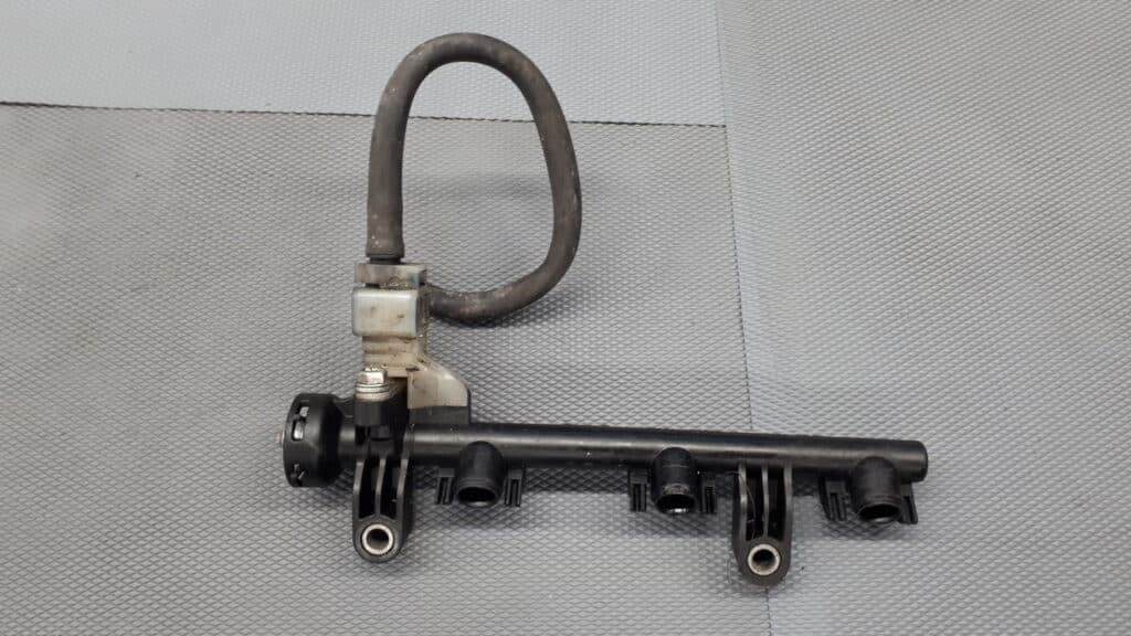 2381400010 listwa wtryskowa toyota aygo 1.0