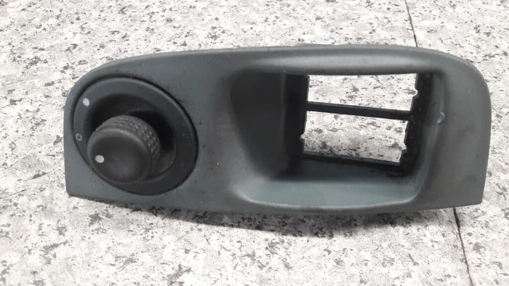 7700847433f panel przelacznik lusterek megane I