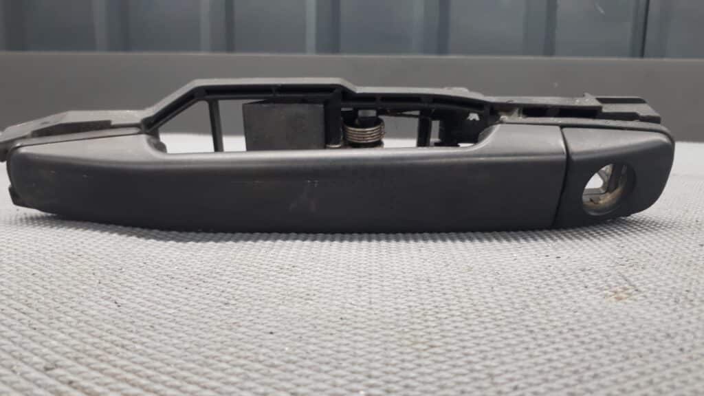klamka drzwi prawy przod mercedes w202