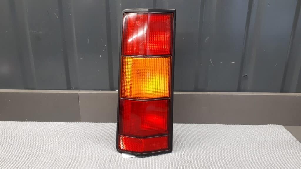 Lampa lewa renault rapid f40 66r