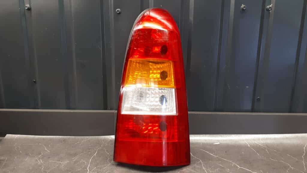 393032 Lampa prawy tyl opel astra g