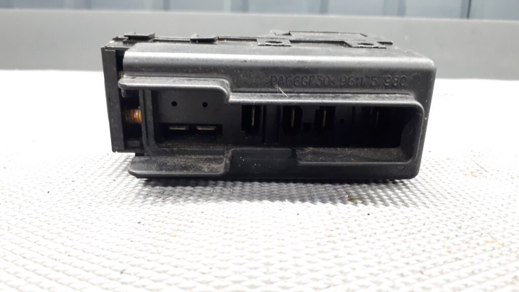 9611757980 skrzynka bezpiecznikow citroen ZX 1.9 95r