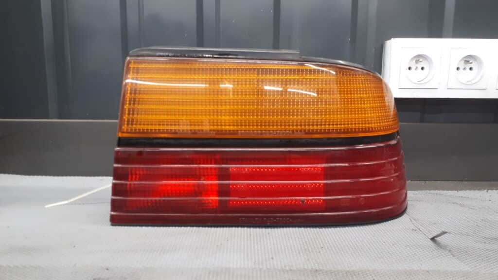 lampa prawy tyl mazda 626 coupe