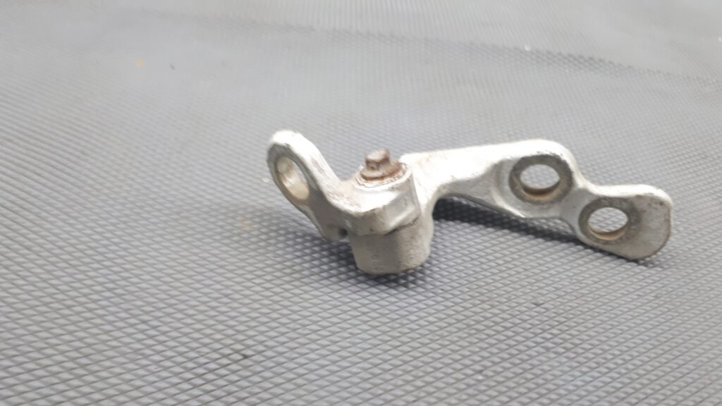 3M51R22810AJ zawias drzwi  prawy ford kuga mk1