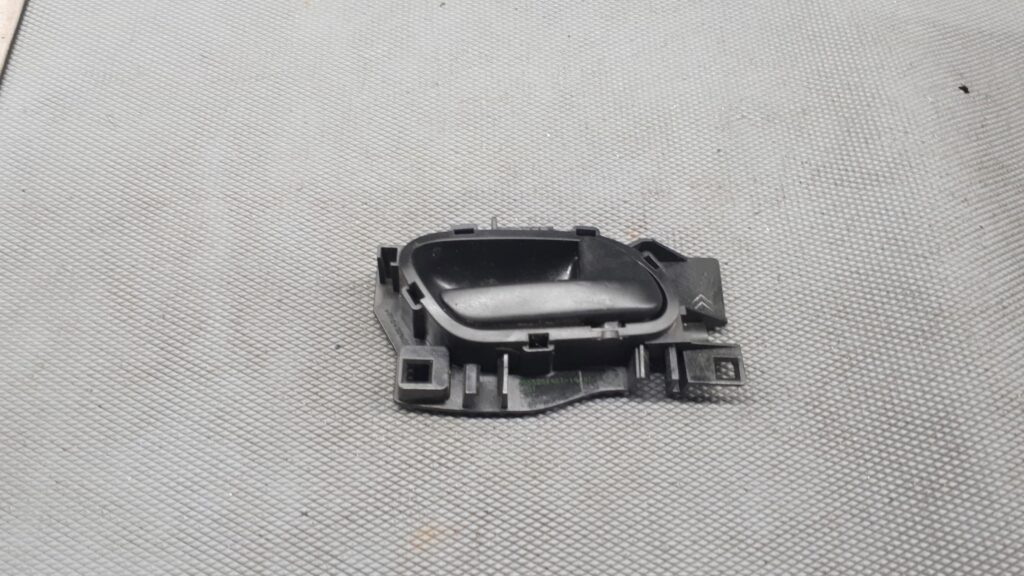 96555514XT KLAMKA WEWNETRZA PEUGEOT 207