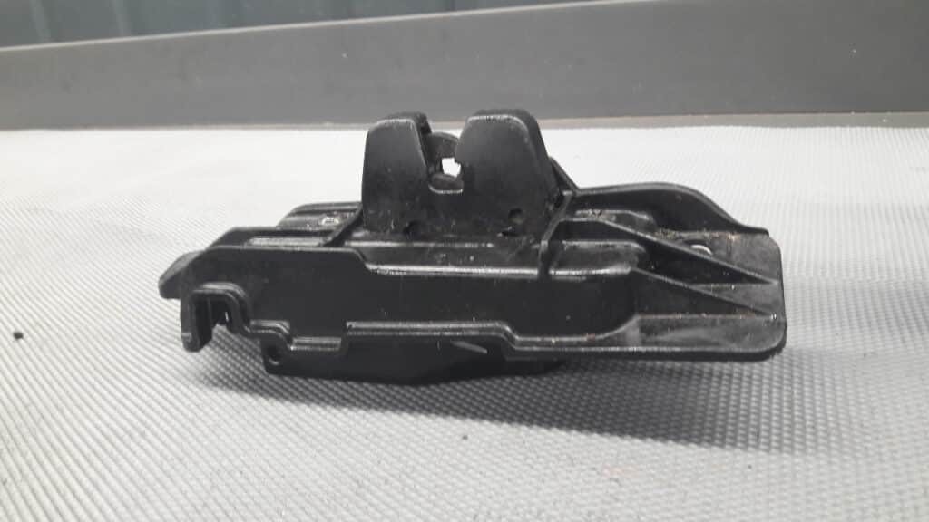 9652301980 zamek klapy citroen C2 C4