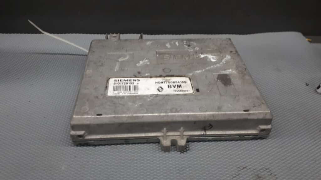 hom7700854160 sterownik silnika Renault Clio II 1.2