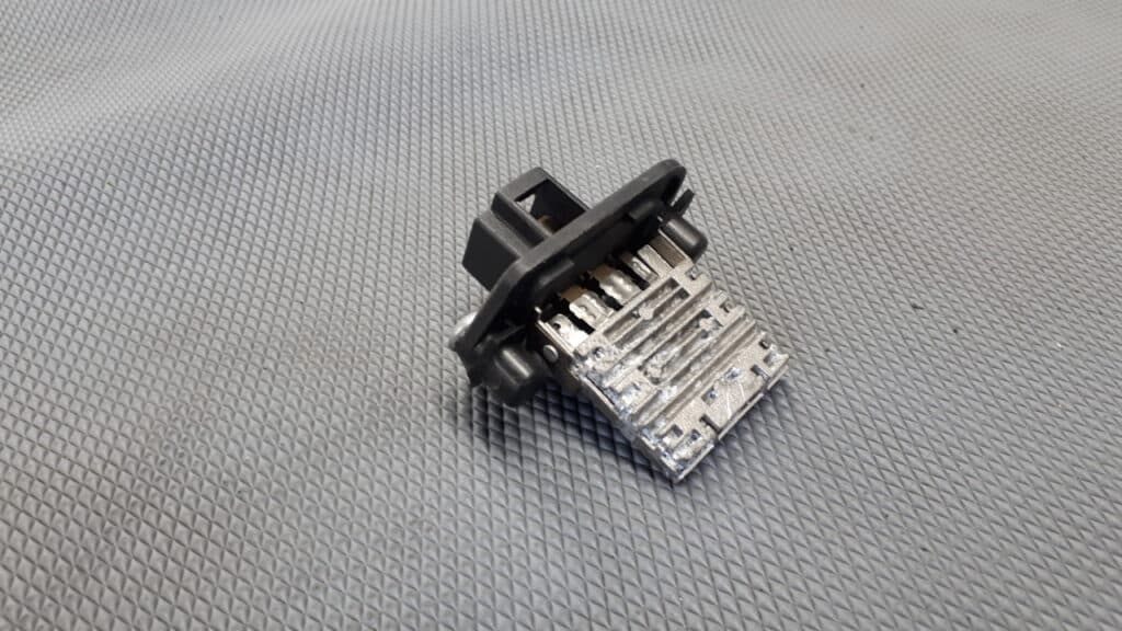 Rezystor opornik dmuchawy kia picanto 2004r