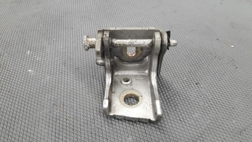 zawias drzwi prawy tyl citroen c5 hb 01r