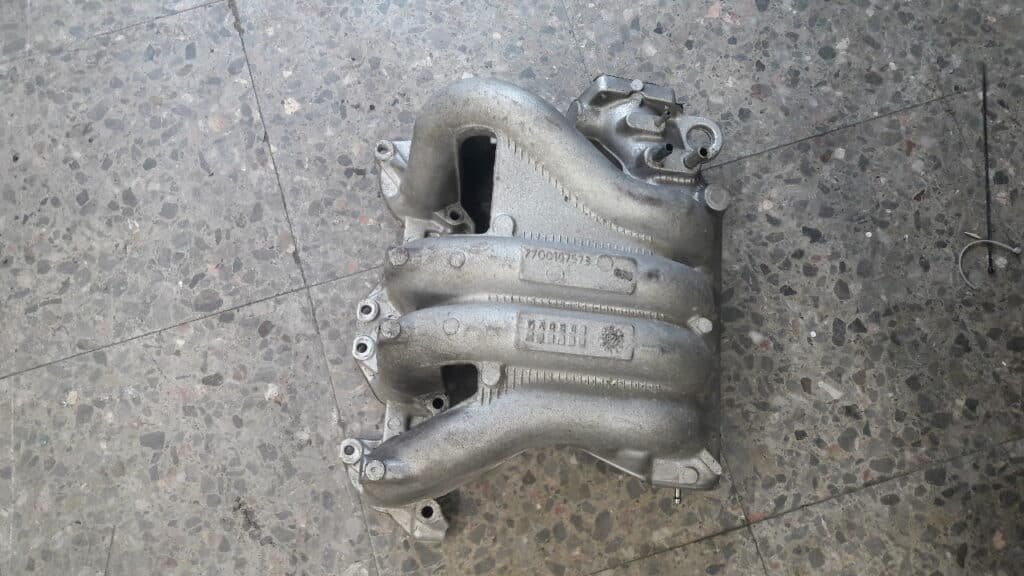 7700107573 kolektor ssący renault megane I