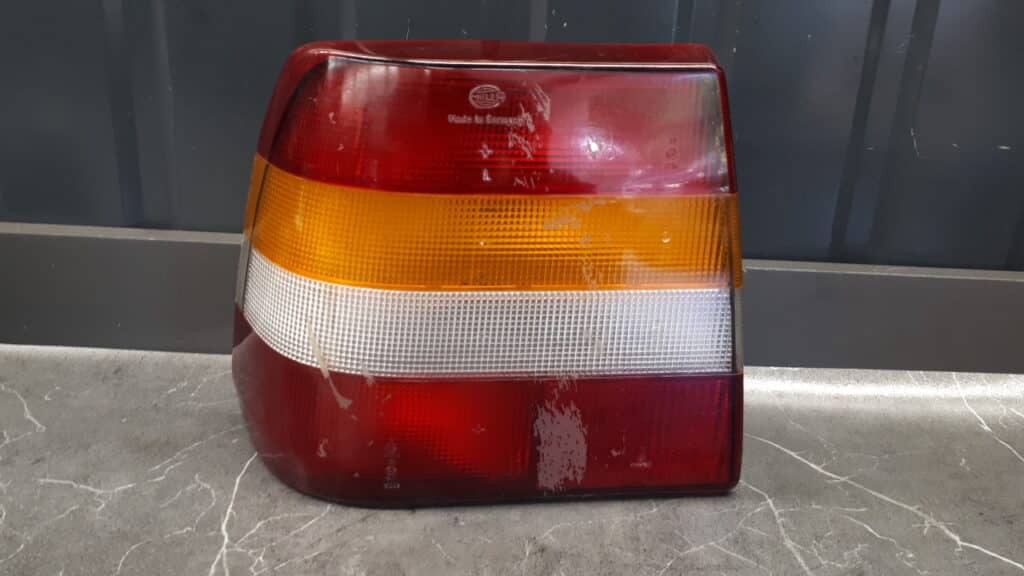 133762 lampa prawy tył Saab 9000
