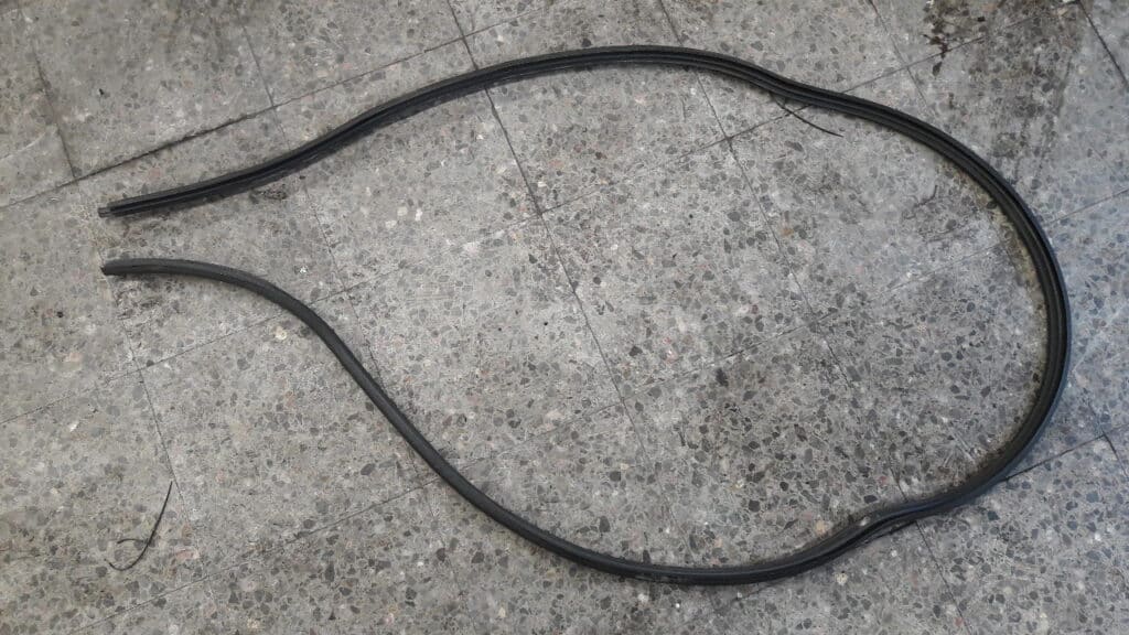 uszczelka karoseryjna prawy tył megane I classic