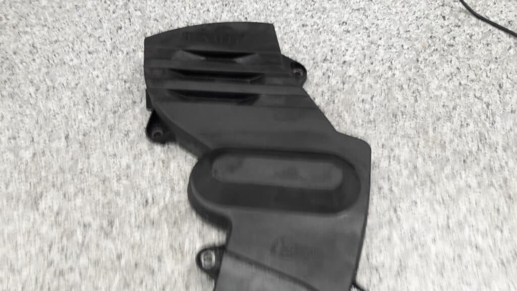 7700273353 oslona rozrzadu renault megane 1.6