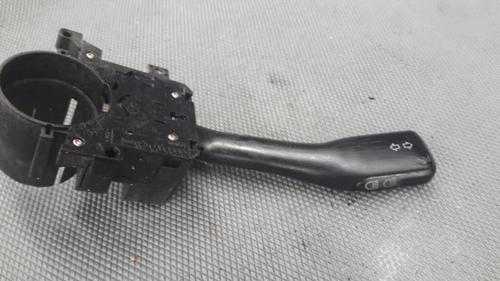 8L0953513G Przelacznik kierunkowskazow AUDI A6