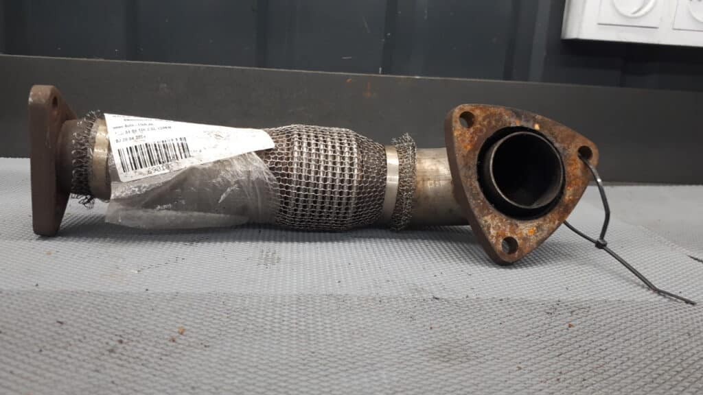 059131790d Rura Kolektora Prawa  Audi Vw 2.5 Tdi