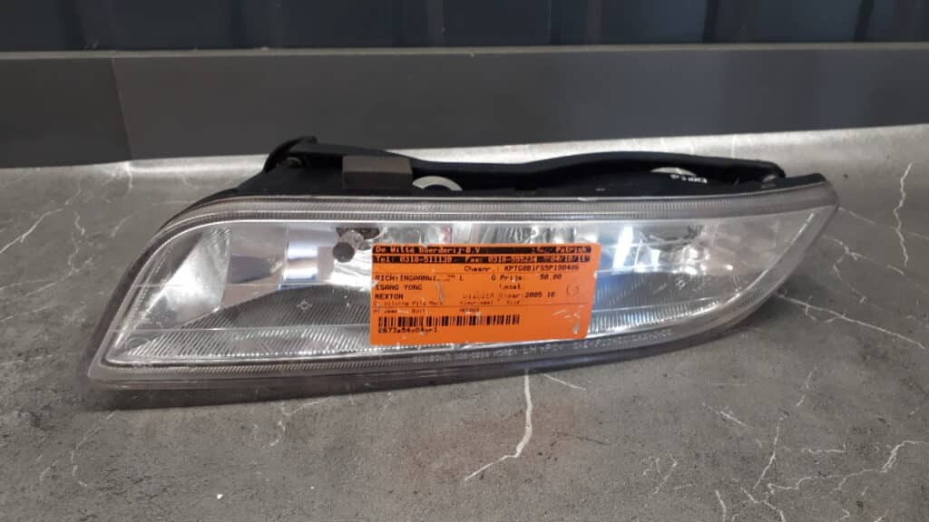 Halogen lewy ssangyong rexton 05R