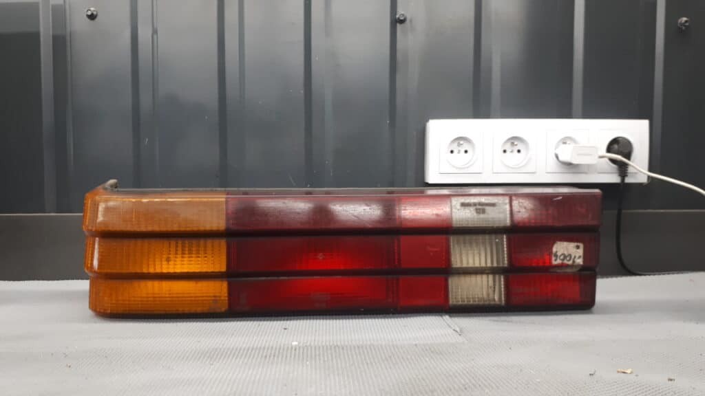 82gg13451aa lampa lewy tyl Ford Granada II 82r
