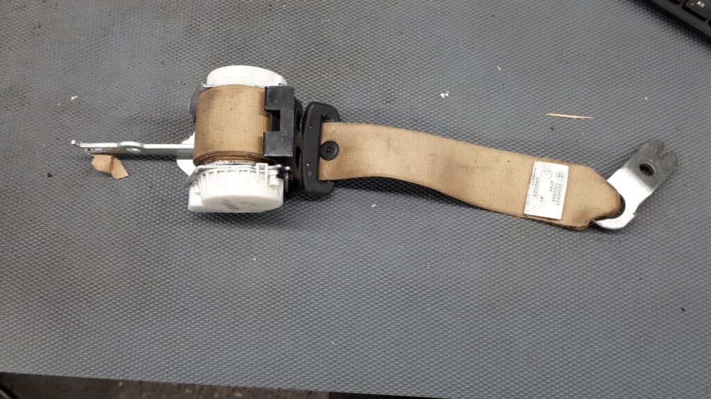 33035173B pas bezpieczenstwa prawy przod bmw
