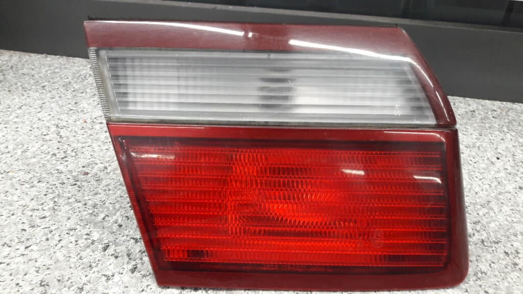 lampa prawy tyl mazda 626 98r