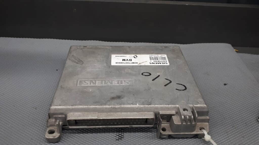 HOM7700749946 komputer Renault clio I 1.4
