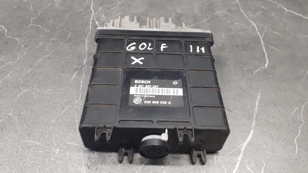 0261200257 komputer sterownik VW Golf III 1.4