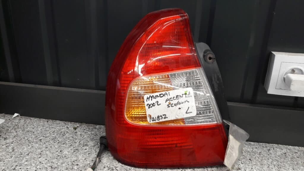 lampa lewa hyundai accent II sedan