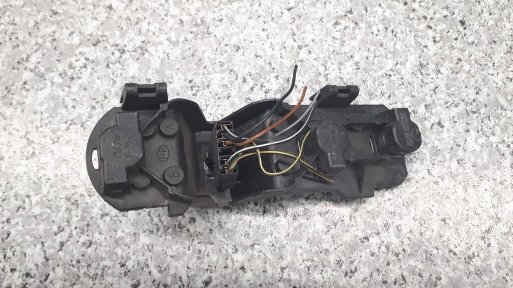 5973913 wklad lampy lewy tyl opel corsa