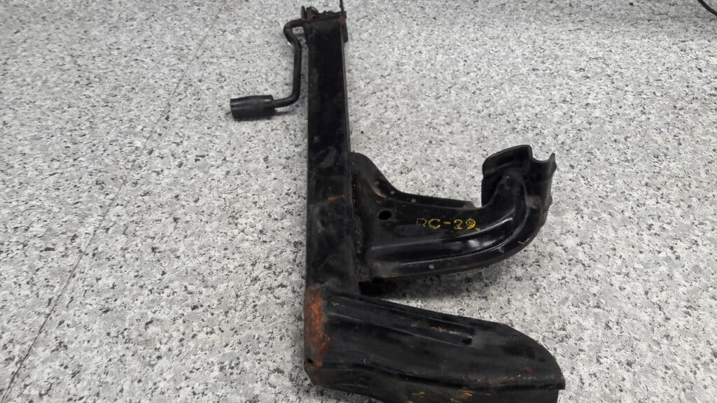 1178723 lewarek samochodowy bmw e38