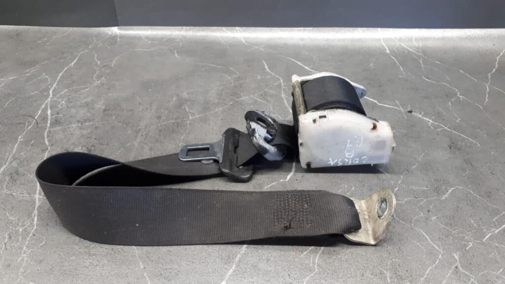 90387486 Pas prawy tyl opel corsa b