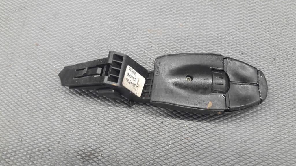 96637241XT przelacznik radia peugeot 607