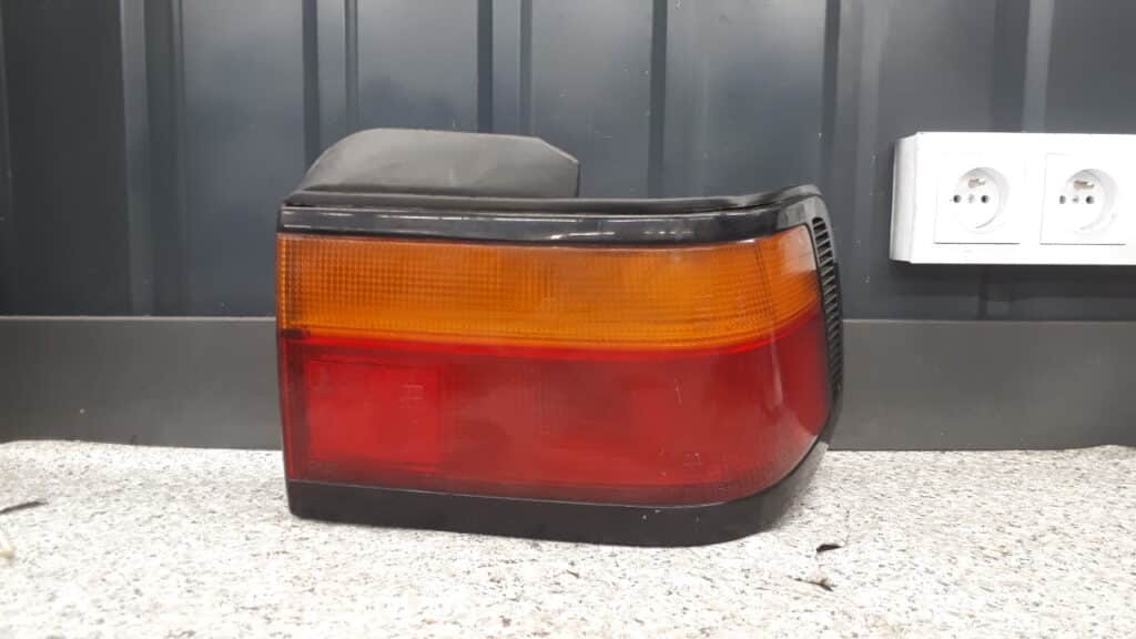 lampa prawy tyl honda concerto 93r