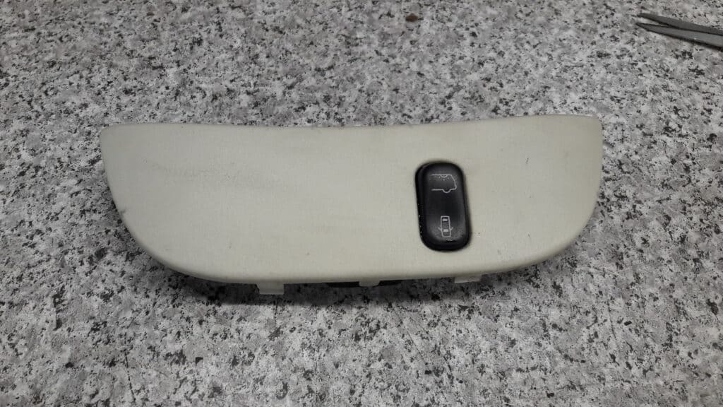 wlacznik swiatel kabiny mercedes w163 ml