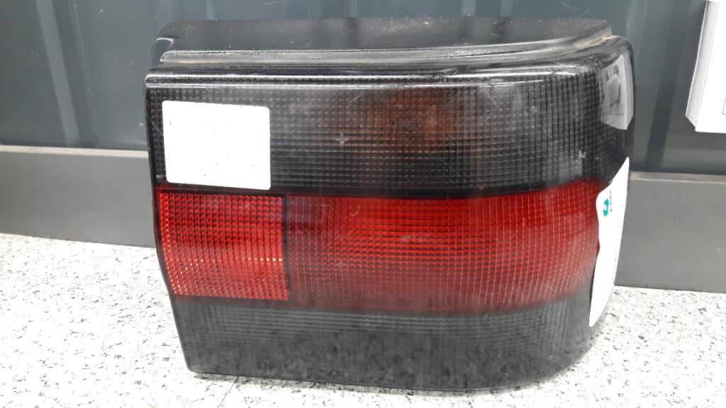 7700815980 lampa prawy tył renault 19 II