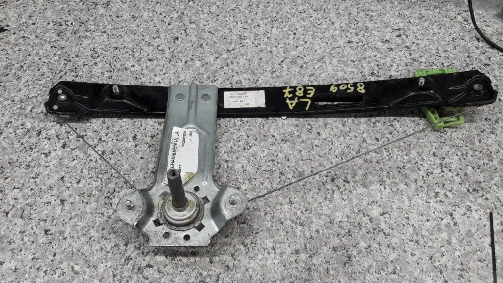 7067799 mechanizm szyby lewy tyl bmw e87