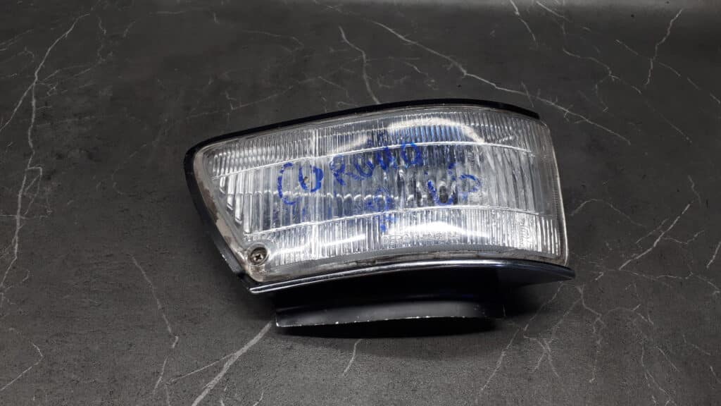 082121581 kierunkowskaz prawy toyota corolla